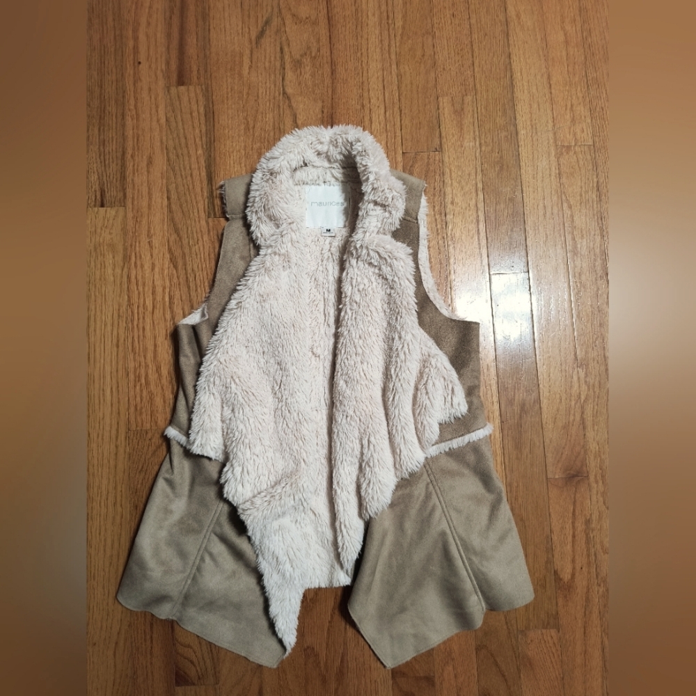 3/$10⭐ Maurice's faux fur lined open front asymmetrical hem vest, Women's M